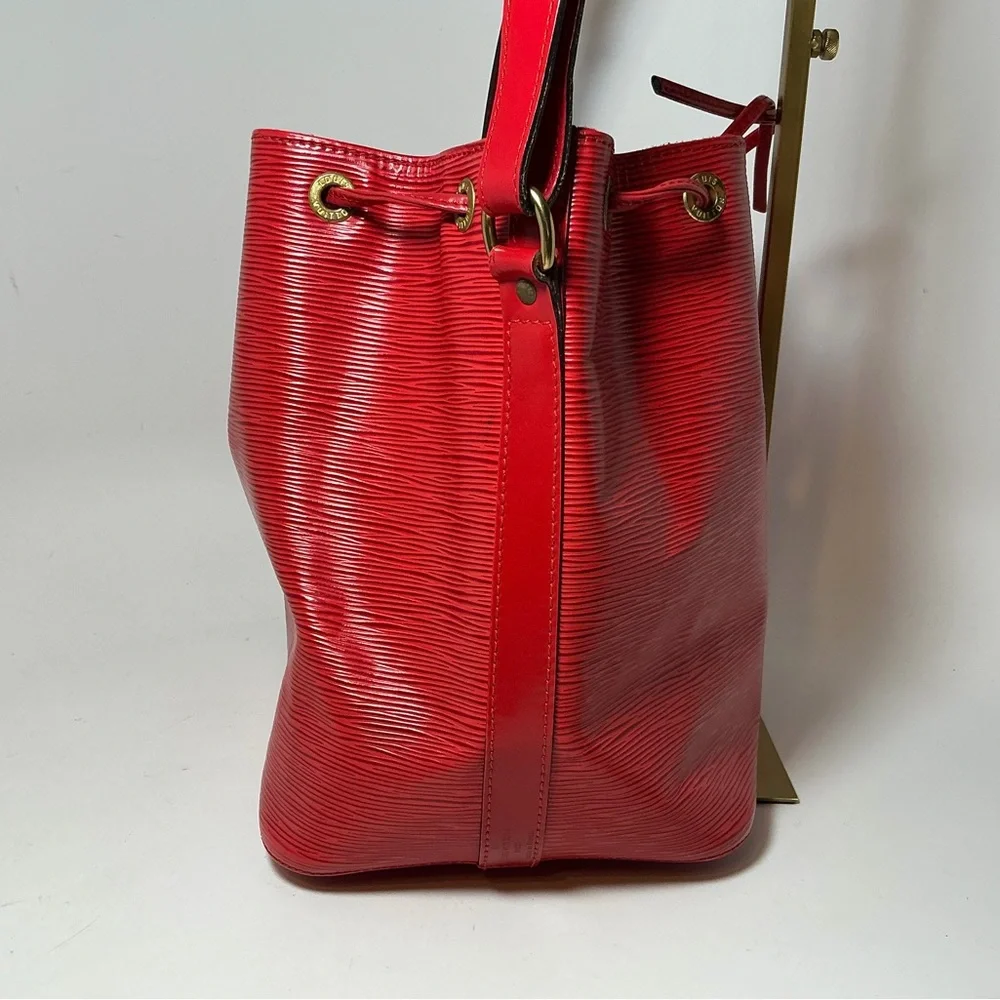 Louis Vuitton Petite Noe Bucket Bag Red Epi Leather